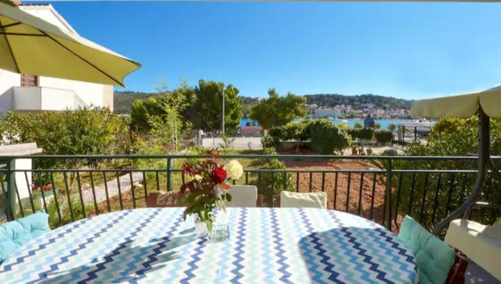 Lux Trogir Apartment Екстериор снимка