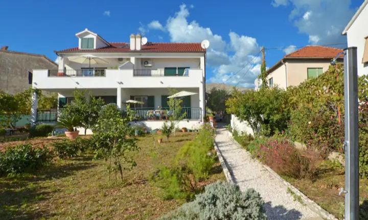 Lux Trogir Apartment Екстериор снимка